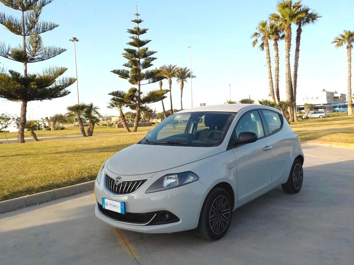 Lancia Ypsilon 1.0 FireFly 5 porte S&S Hybrid Ecochic Gold