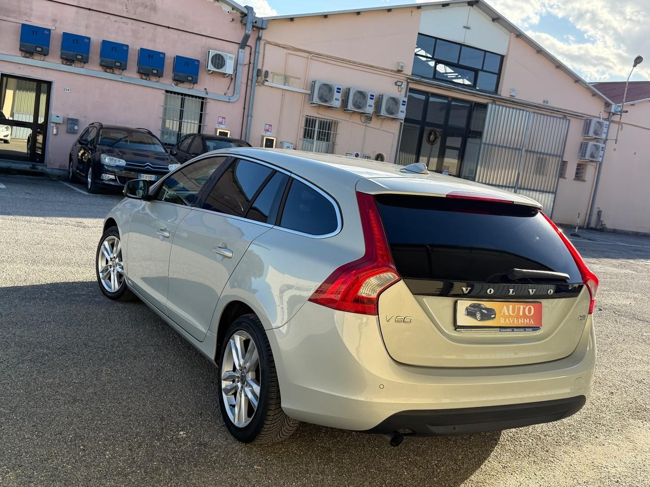 Volvo V60 D3 163CV R-design 2012