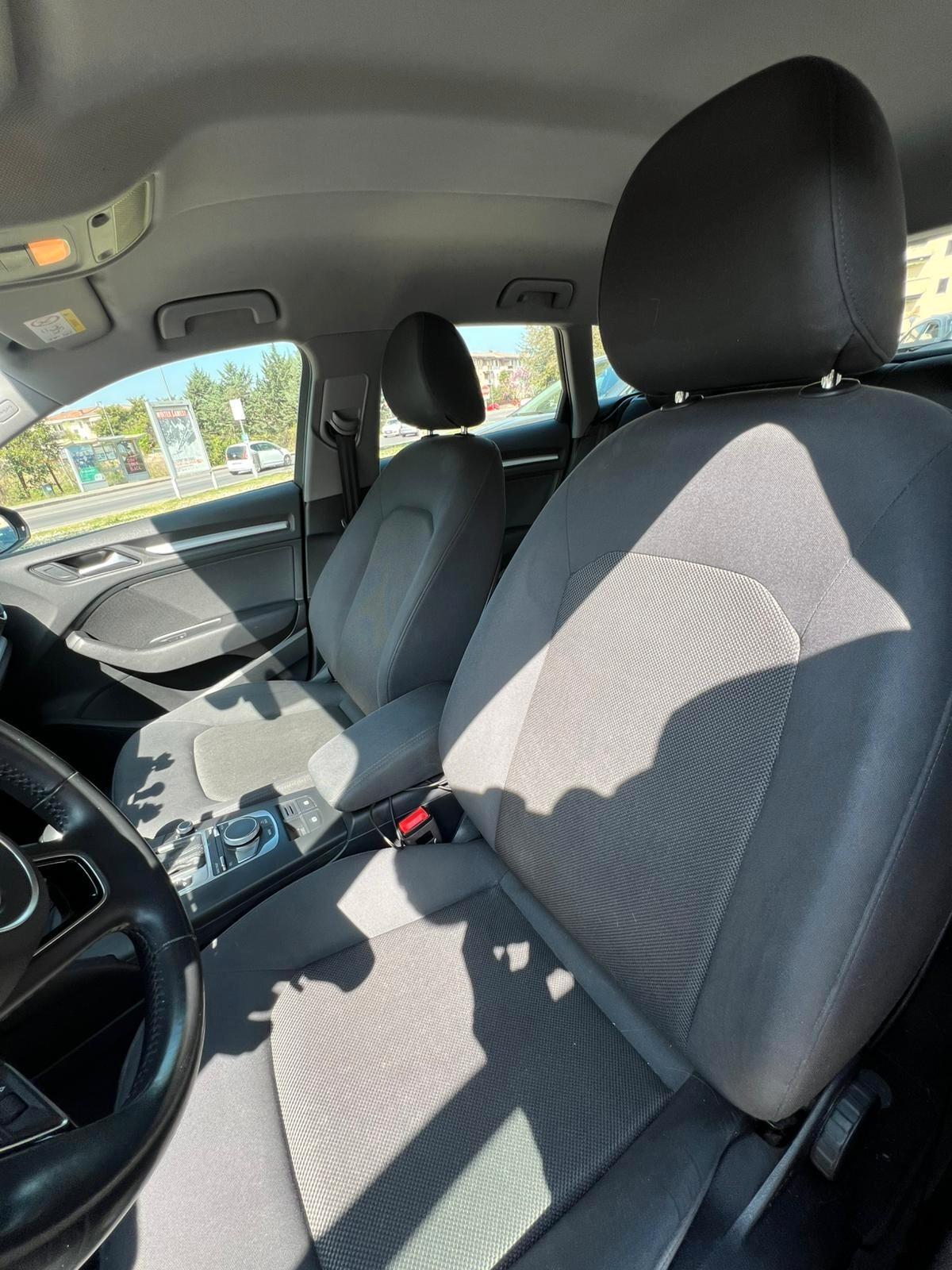 Audi A3 Sedan 35 TDI S tronic Business