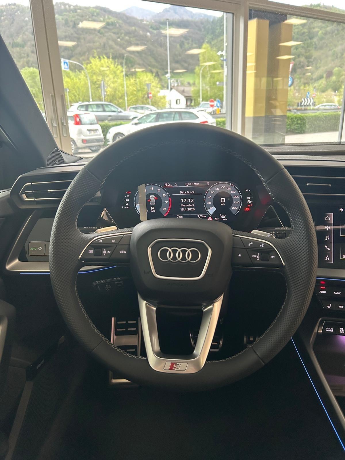Audi A3 35 TFSI 110 kW S-tronic S-line edition