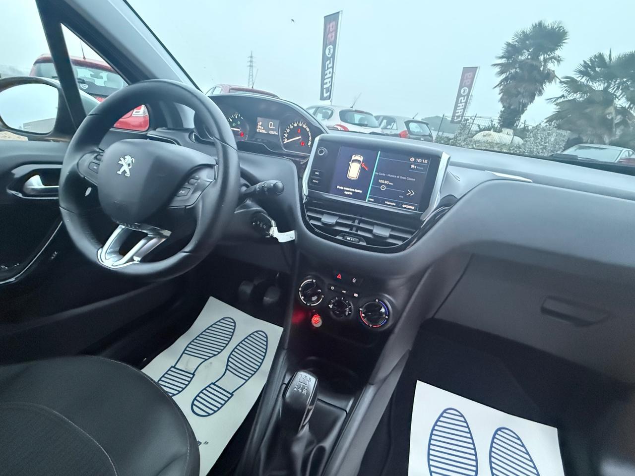 Peugeot 208 PureTech 82 5 porte Allure