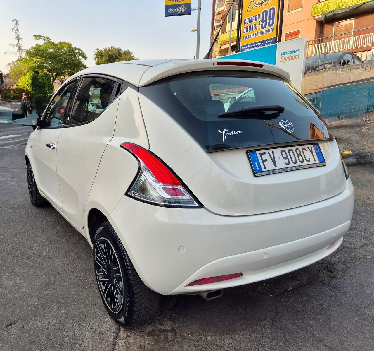 Lancia Ypsilon 1.2 69 CV 5 porte GPL Ecochic Gold
