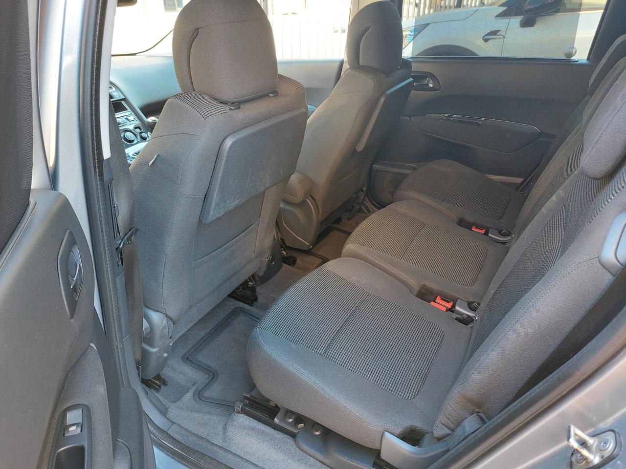 Peugeot 5008 1.6 HDi 115CV Allure 85Kw