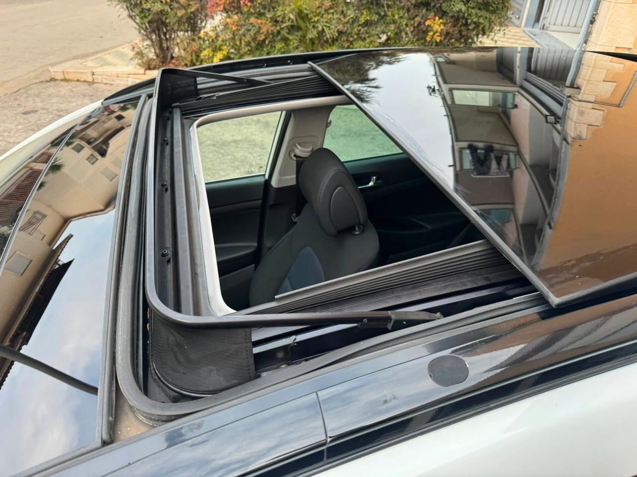 HYUNDAI TUCSON 1.7 CRDI 115 CV. TETTO APRIB.+NAVI