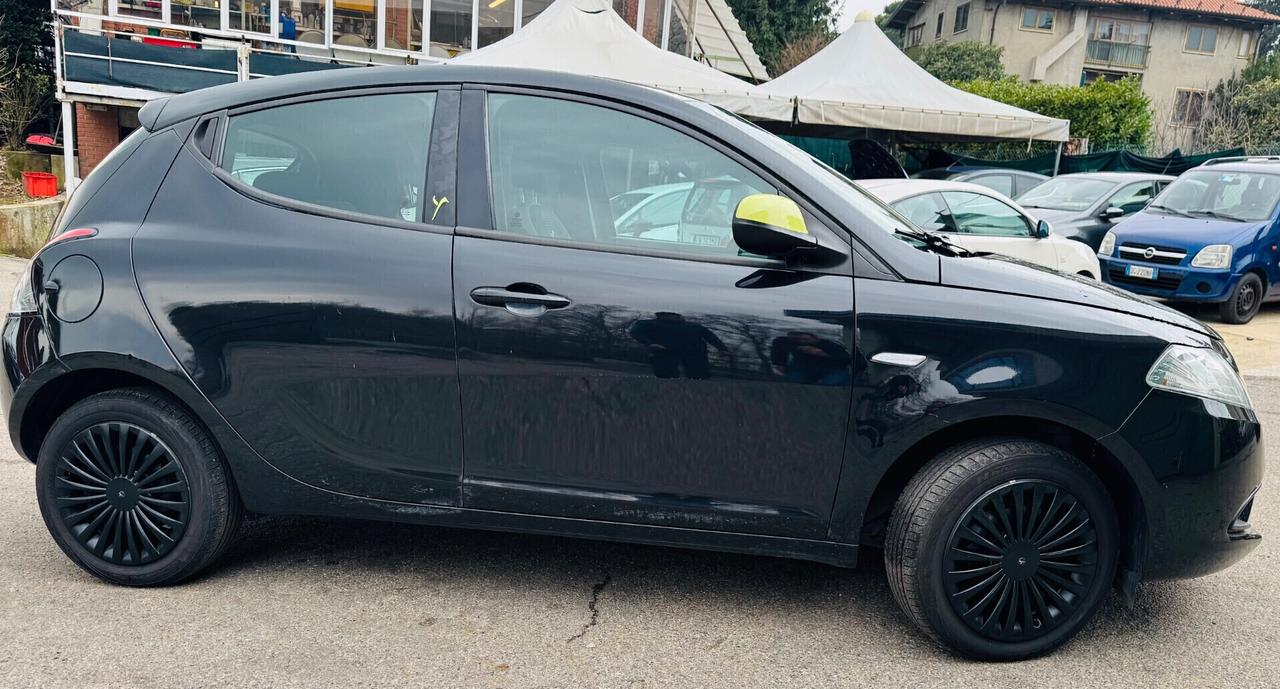 Lancia Ypsilon 1.2 69 CV 5 porte