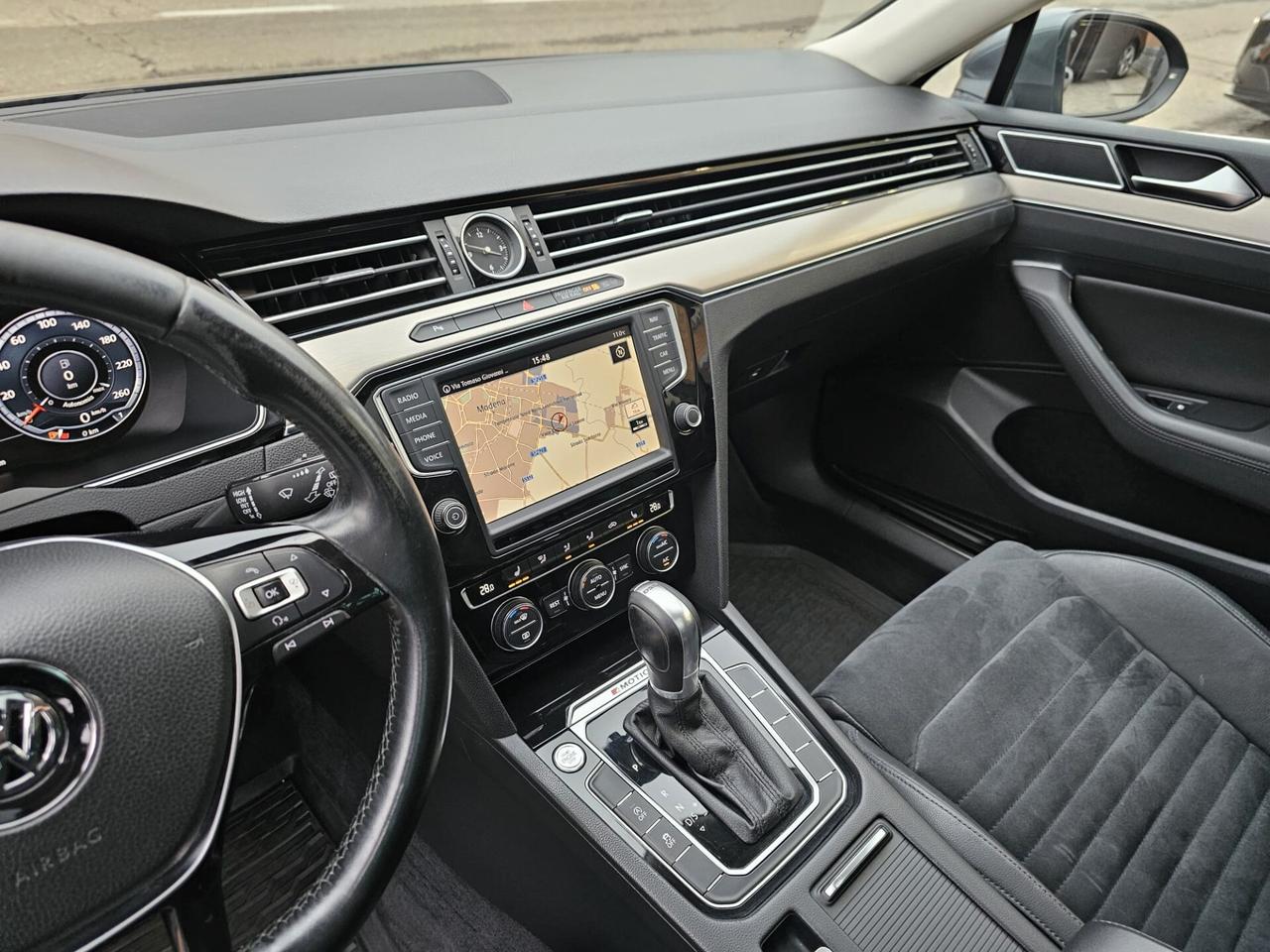 Volkswagen Passat Variant 2.0 TDI 190cv 4Motion*DSG*Navi*Tetto*Bi-Xeno*Cockpit*Euro6*