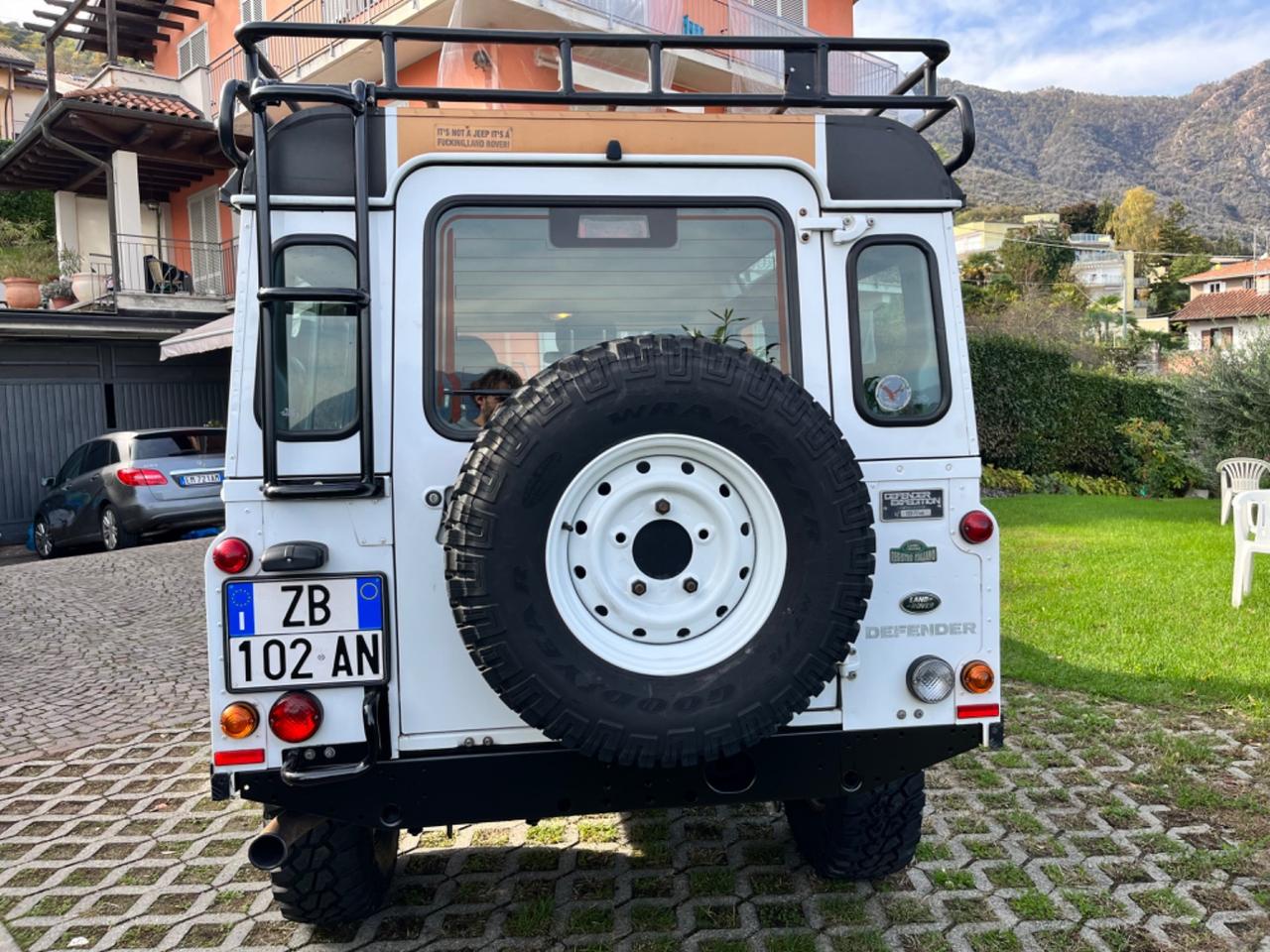 Land Rover Defender Expedition