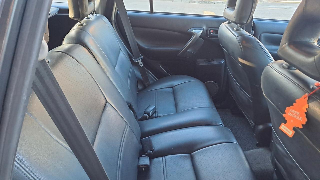 Toyota RAV 4 RAV4 2.0 Tdi D-4D GANCIO TRAINO 1500 KG