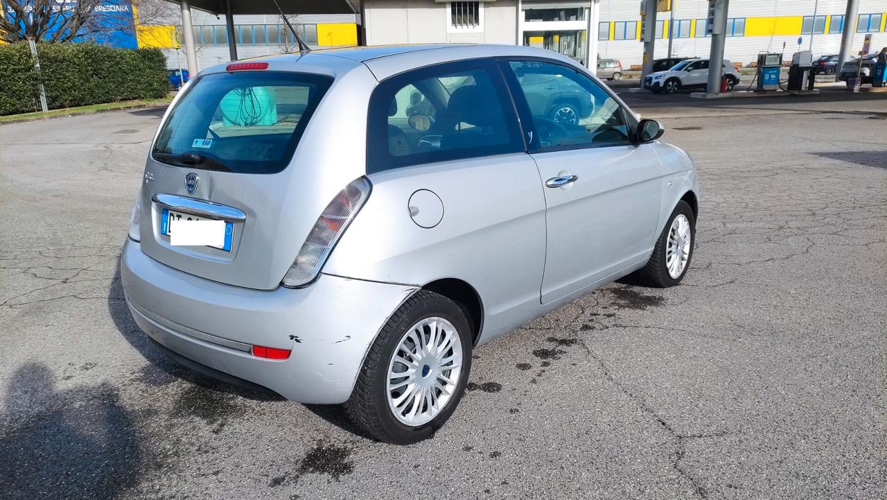 Lancia Ypsilon 1.2 soli 62000km NEOPATENTATI - 2009