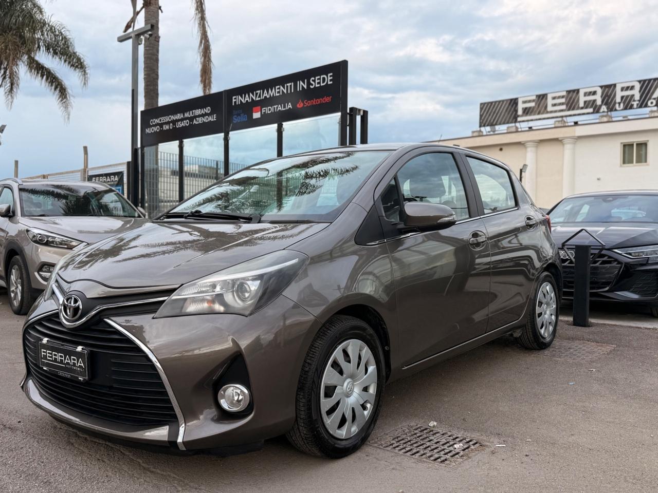 Toyota Yaris 1.0 5 porte Lounge 2017
