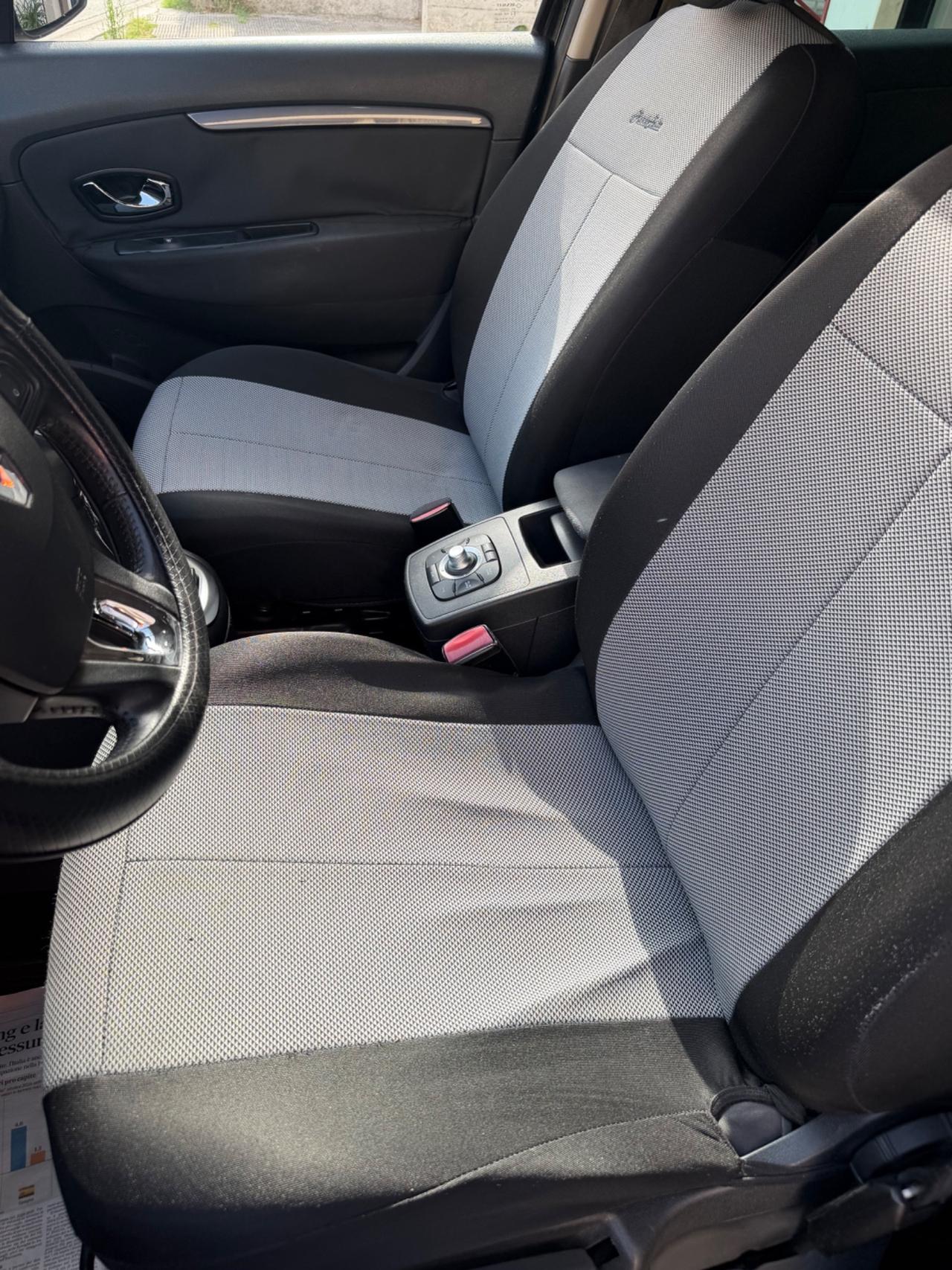 Renault Scenic Scénic XMod dCi 110 CV EDC Limited