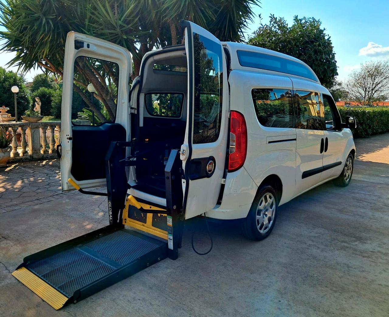 Doblò XL 6 posti TRASPORTO DISABILI PEDANA ELETTROIDRAULICA
