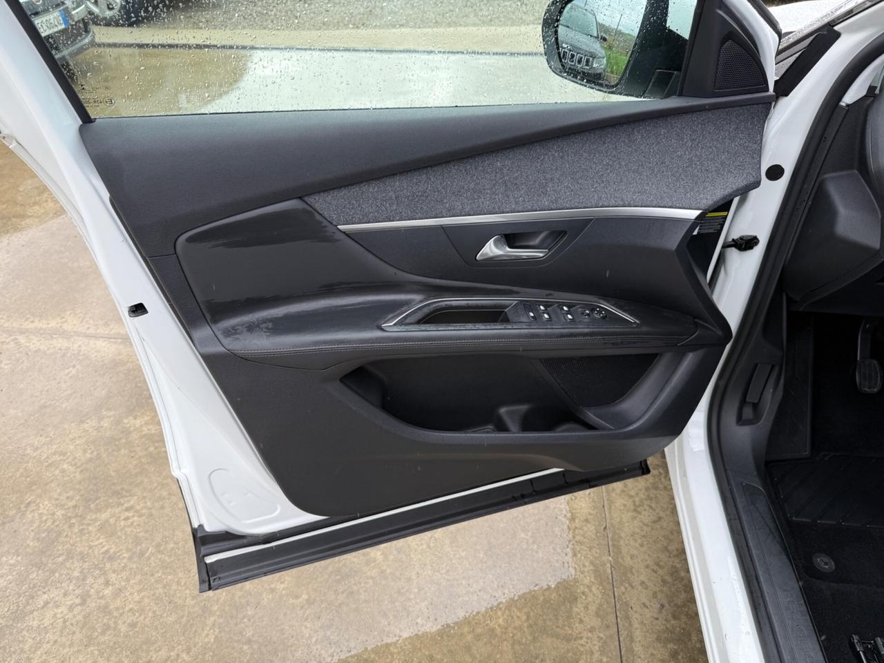 Peugeot 3008 BlueHDi 130 S&S Allure