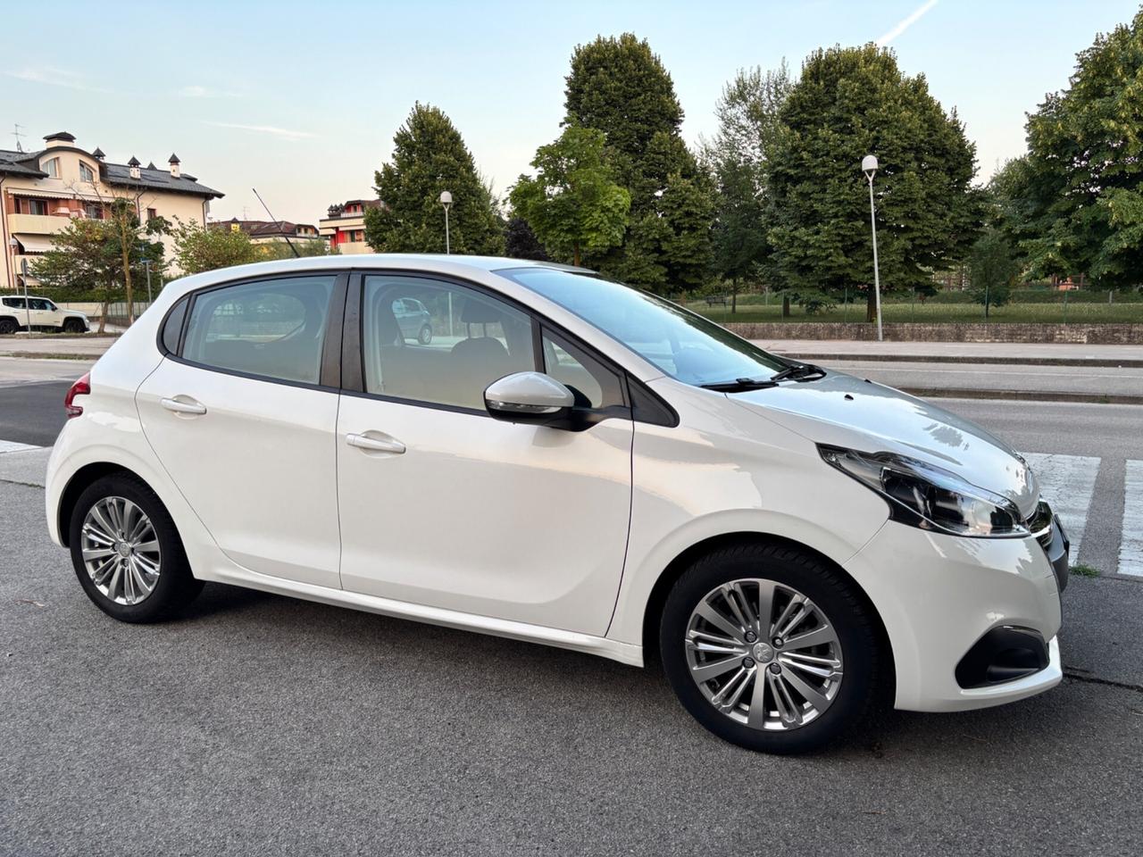 Peugeot 208 PureTech 68 5porte Access