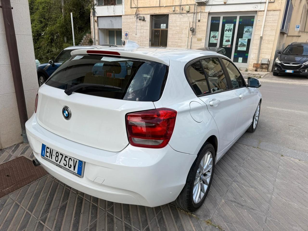 Bmw 116 116d 5p. Urban