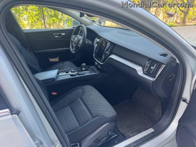 VOLVO V60 B4 (d) automatico Essential