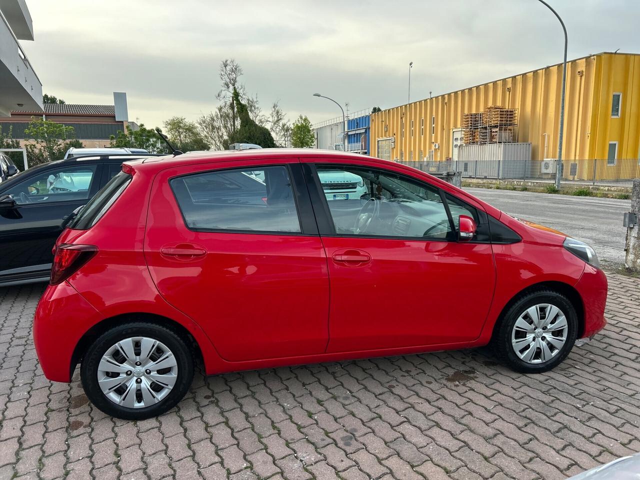 Toyota Yaris 1.0 5 porte Lounge