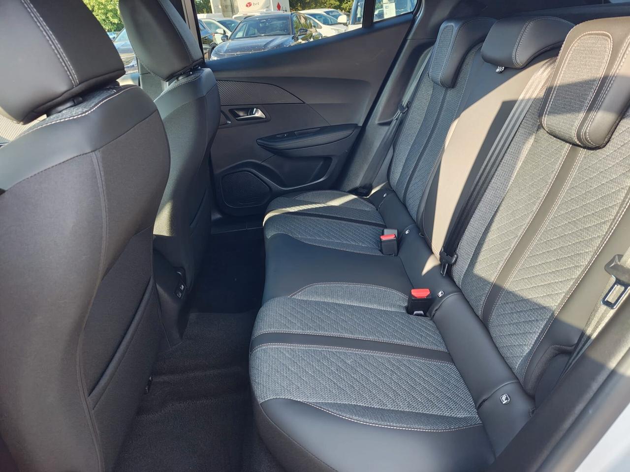 Peugeot 2008 PureTech 130 S&S EAT8 Allure