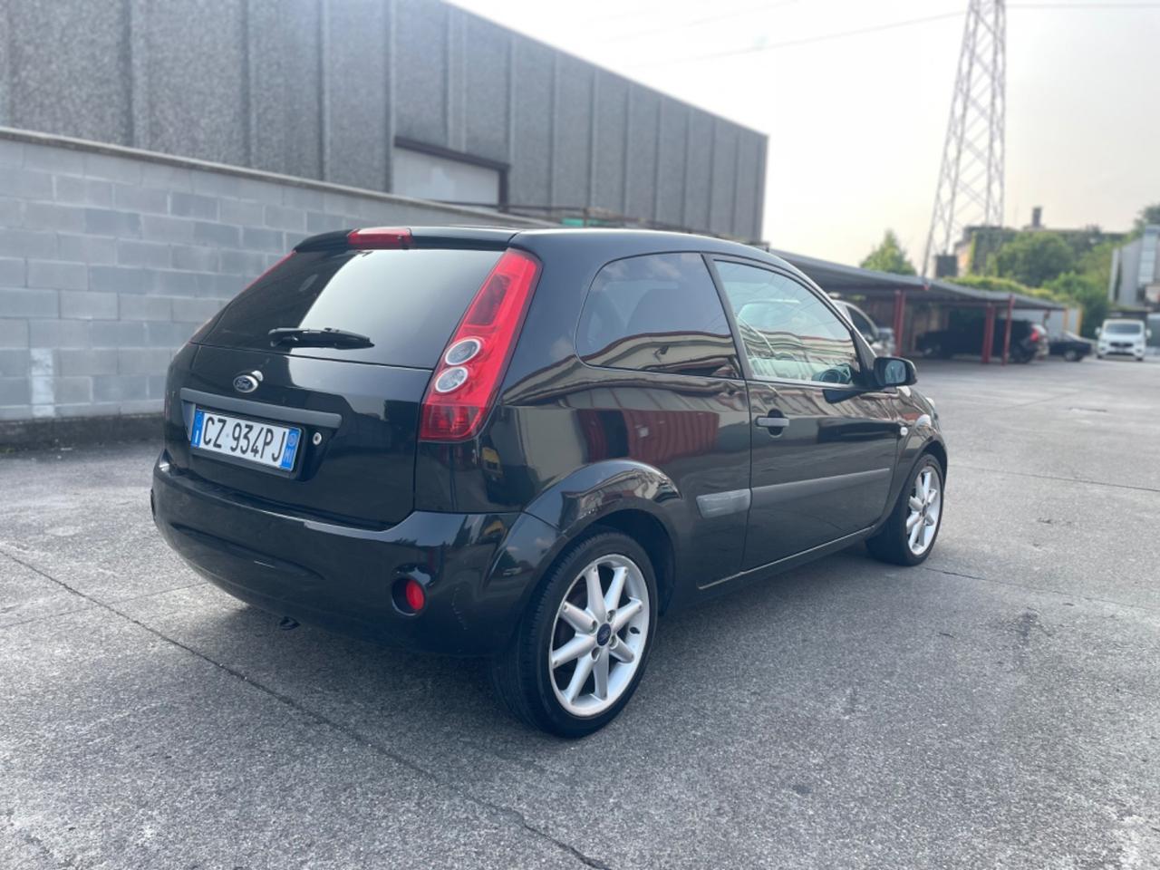 Ford Fiesta 1.2 16V 3p. Ghia