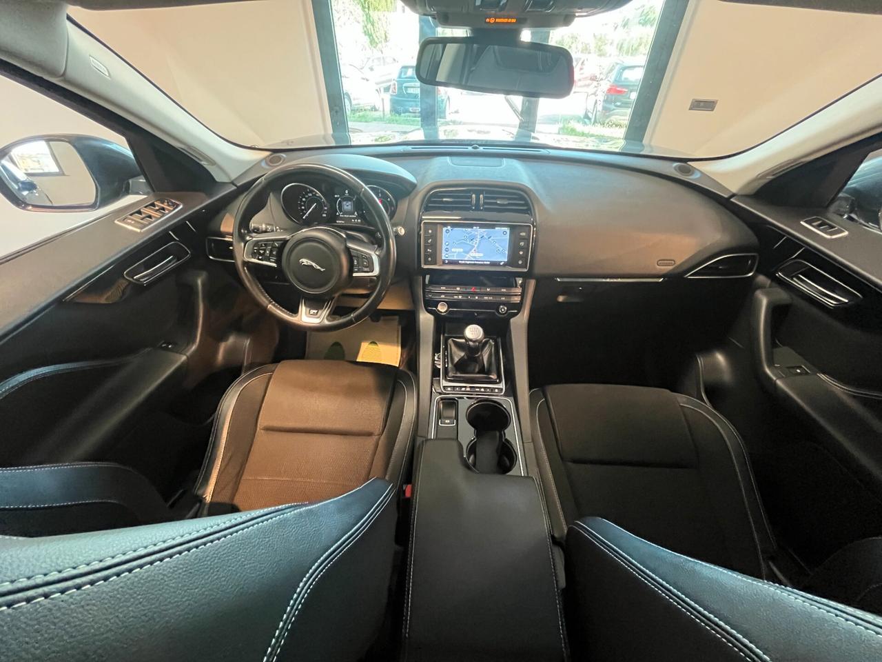 Jaguar F-Pace 2.0 D 180 CV AWD R-Sport