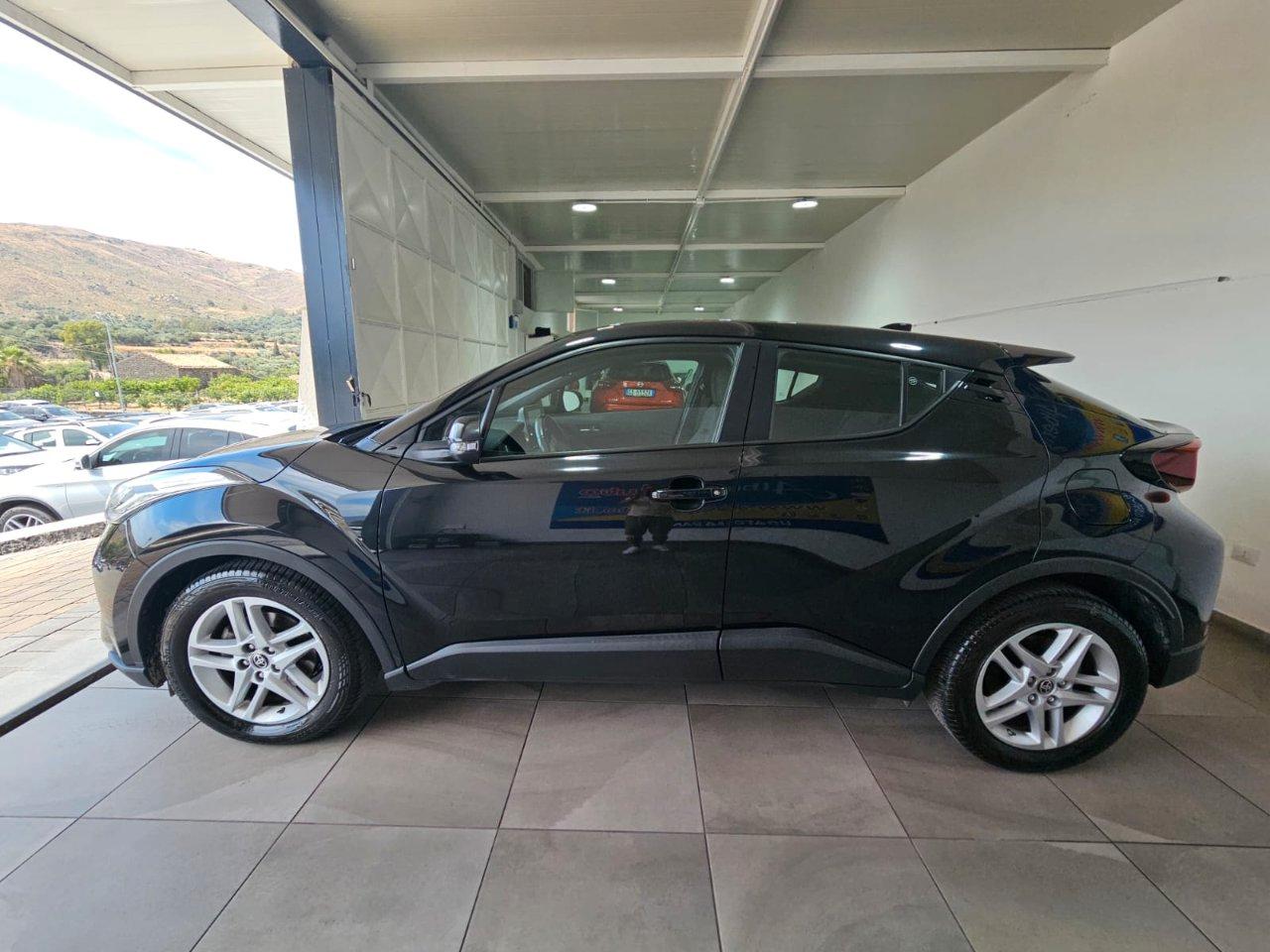 Toyota C-HR 1.8h Active e-cvt