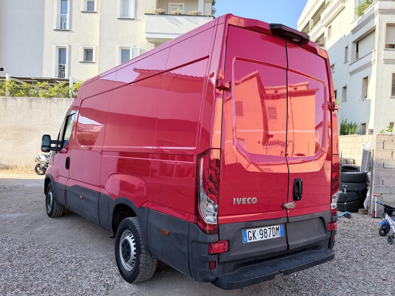 Iveco Daily 35S14 2.3 HPT PM Cabinato