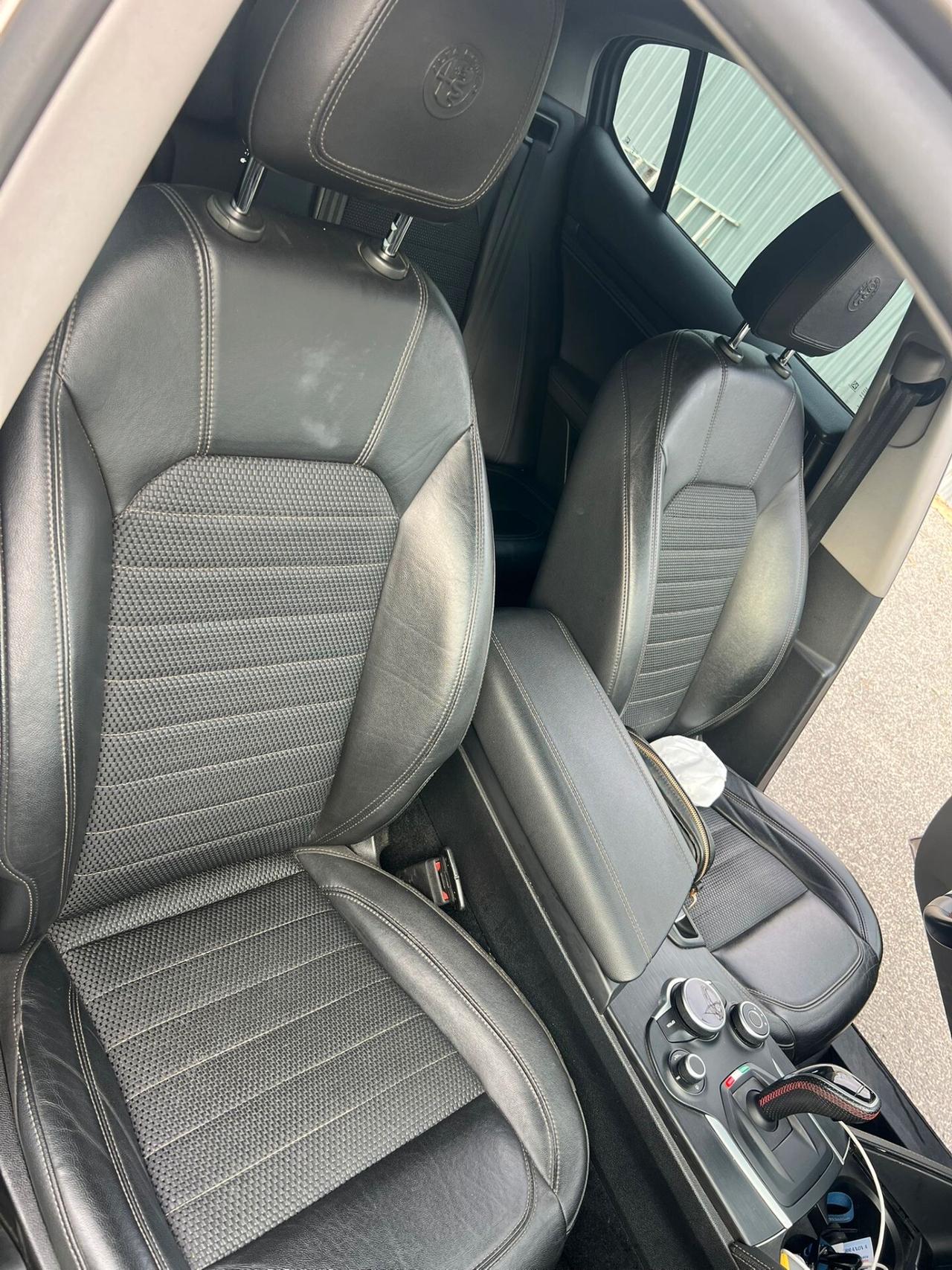 Alfa Romeo Stelvio 2.2 Turbodiesel 180 CV AT8 Q4 Super