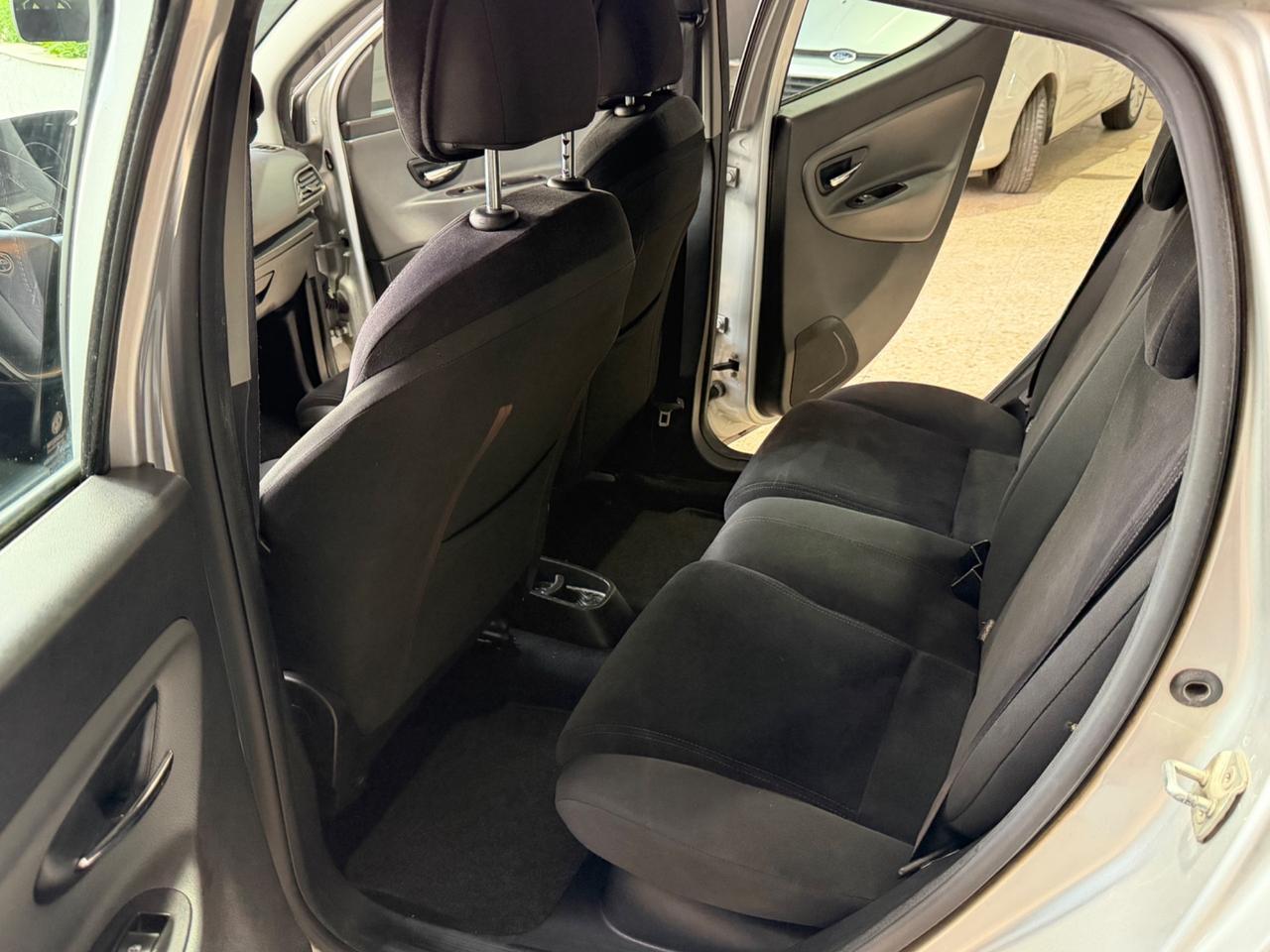 Lancia Ypsilon 1.2 69 CV 100 mila KM