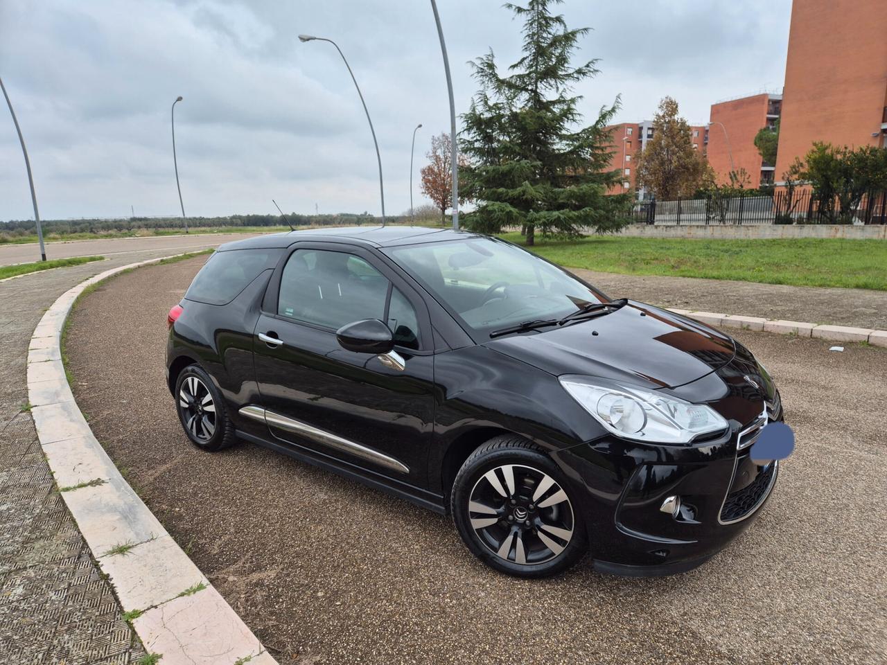 Citroen DS3 1.2 benzina 82cv so chic anno 2015