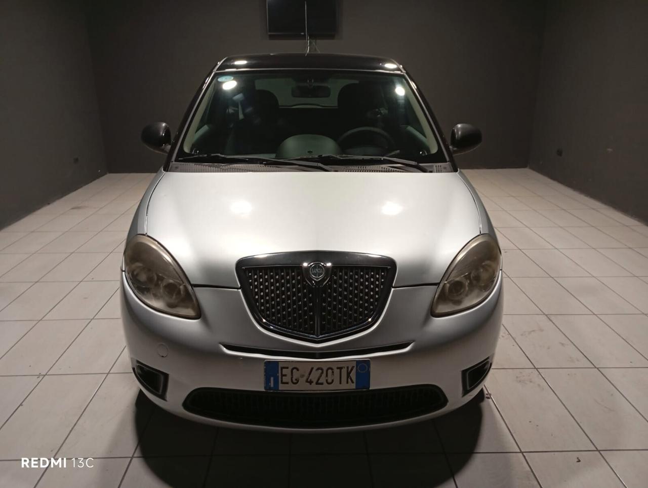Lancia Ypsilon del 2011 1200 benzina neopatentati