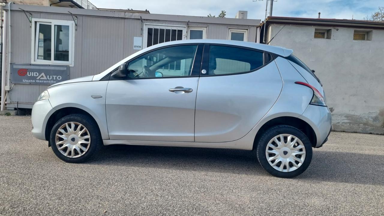 Lancia Ypsilon 0.9 TwinAir 85 CV 5 porte Metano Ecochic Gold