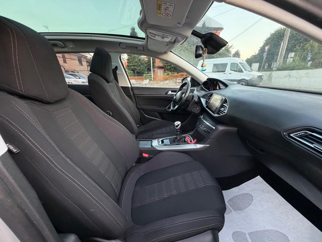 Peugeot 308 BlueHDi 120 S&S EAT6 Allure