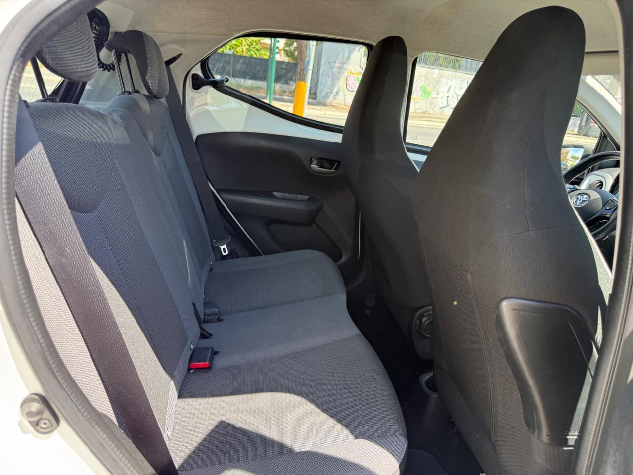 Toyota Aygo 1.0 VVT-i 72 CV 5 porte x-play Manuale