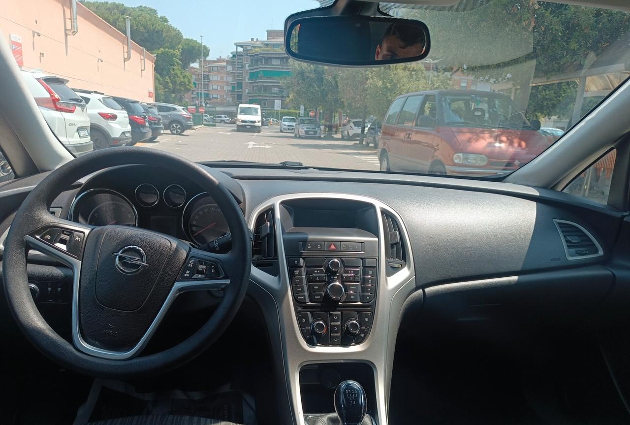 Opel Astra 1.4 100CV 5 porte Cosmo
