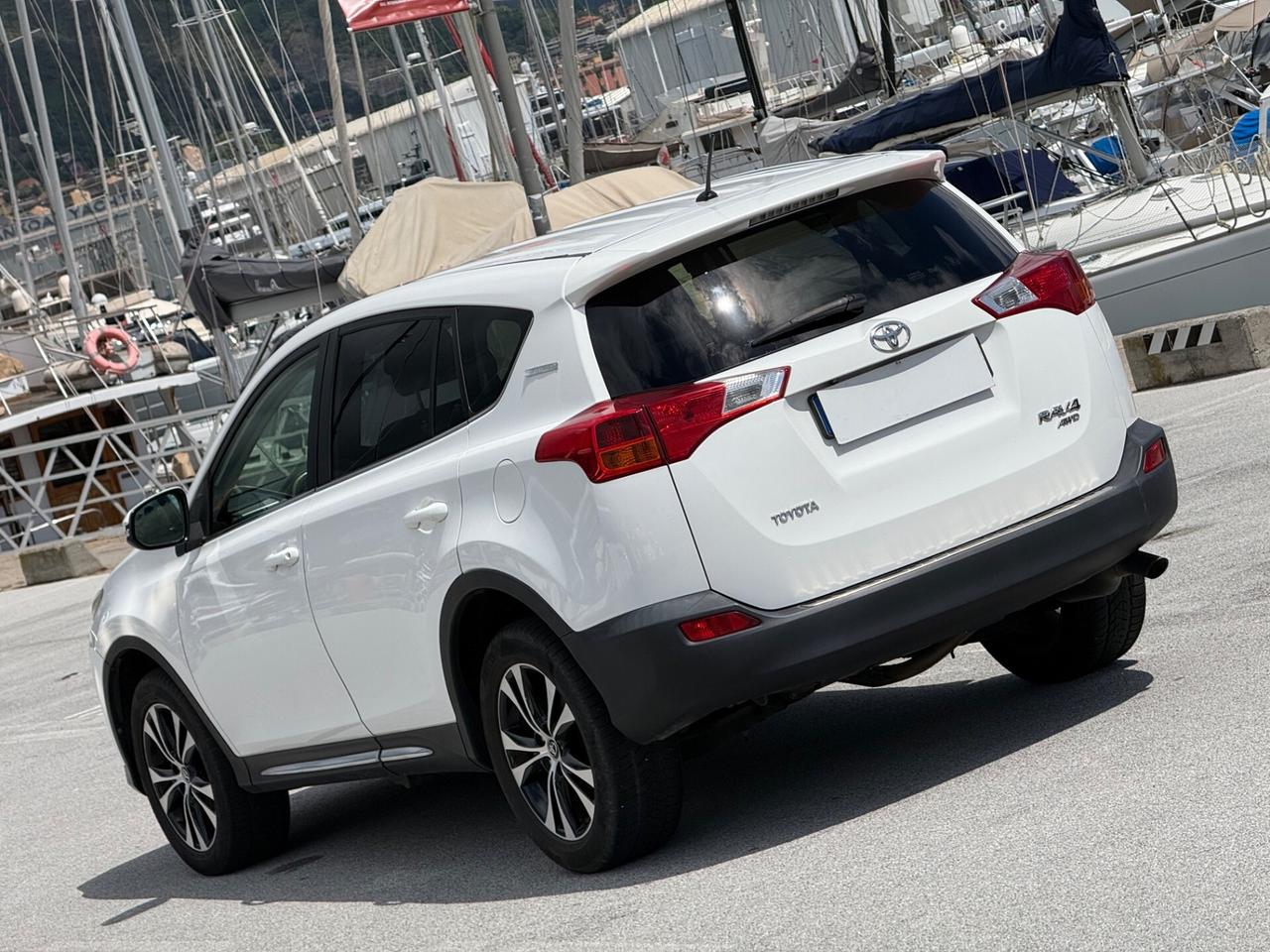 Toyota RAV 2.0 D-4D 4WD Lounge-FULL OPTIONAL