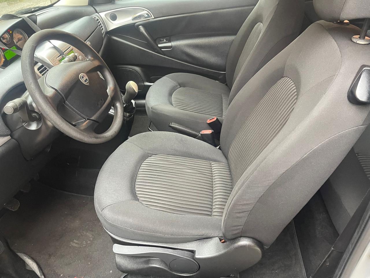 Lancia Ypsilon 1.3 MJT 75 CV Argento