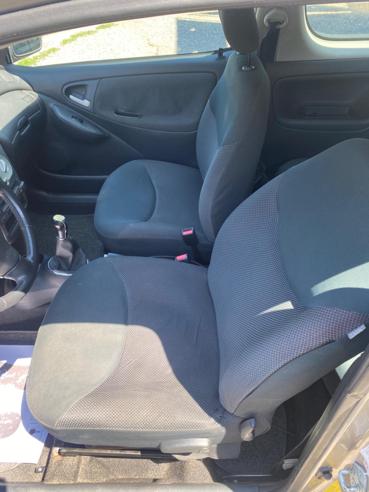 Toyota Yaris 1.0i 16V cat 3 porte Sol Blue