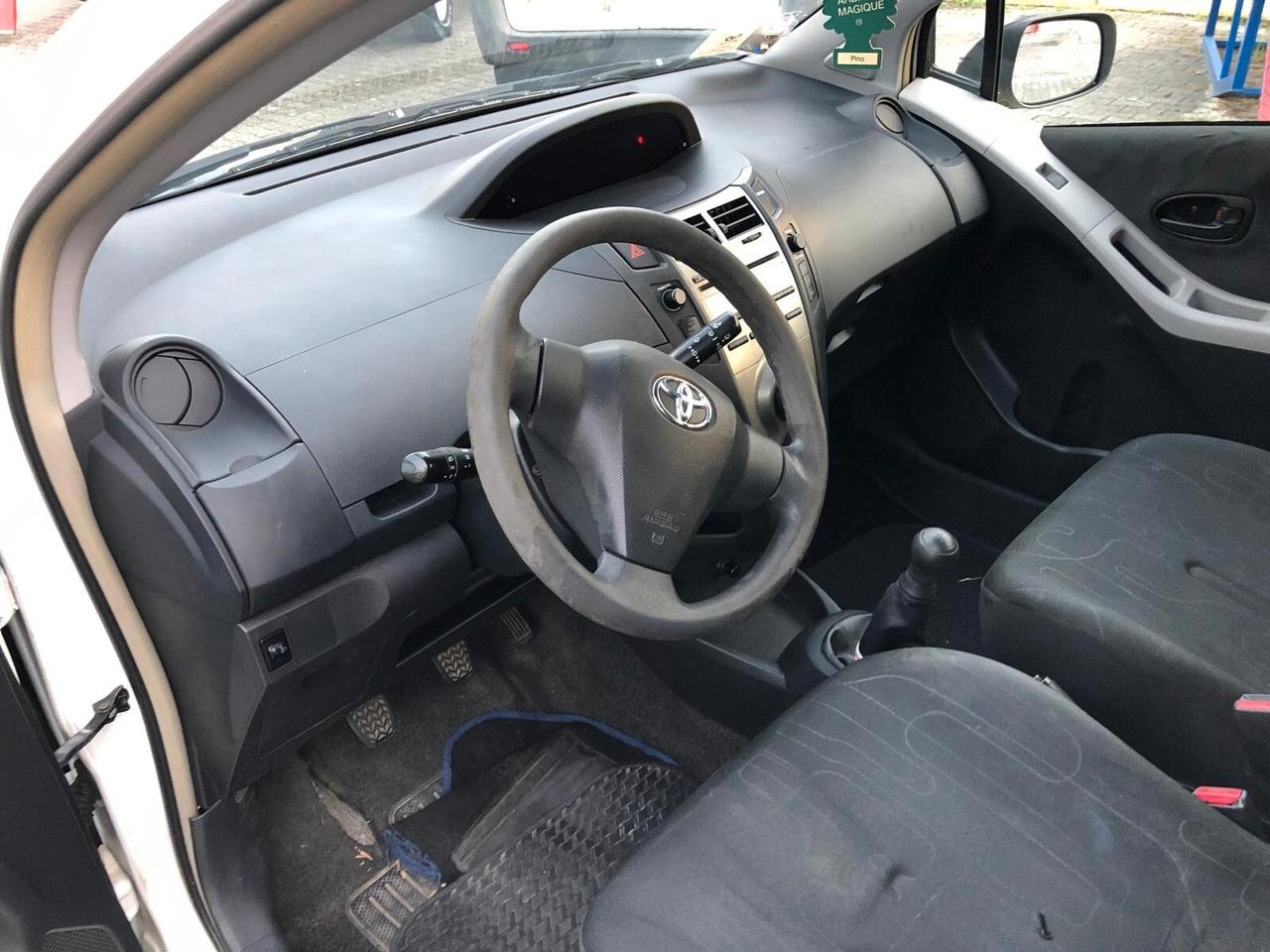 Toyota Yaris 1.0 5 porte UNICO PROPRIETARIO GARANZIA 24 MESI RINNOVABILE FINO A 36 MESI