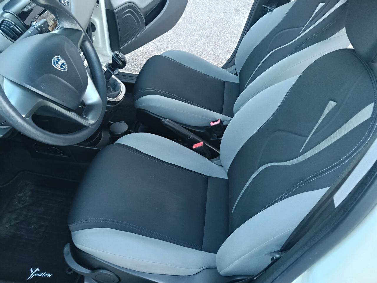 Lancia Ypsilon 1.2 69 CV 5 porte Gold