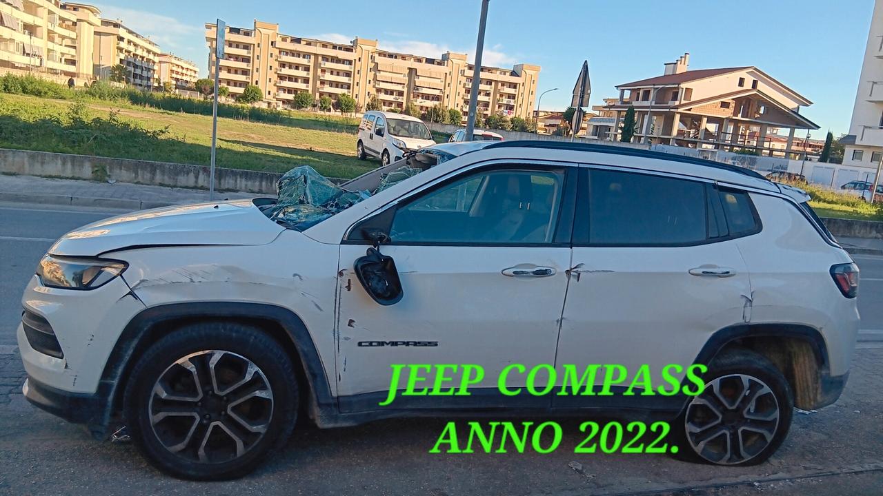 Jeep Compass incidentata sinistrata mondialcars 022