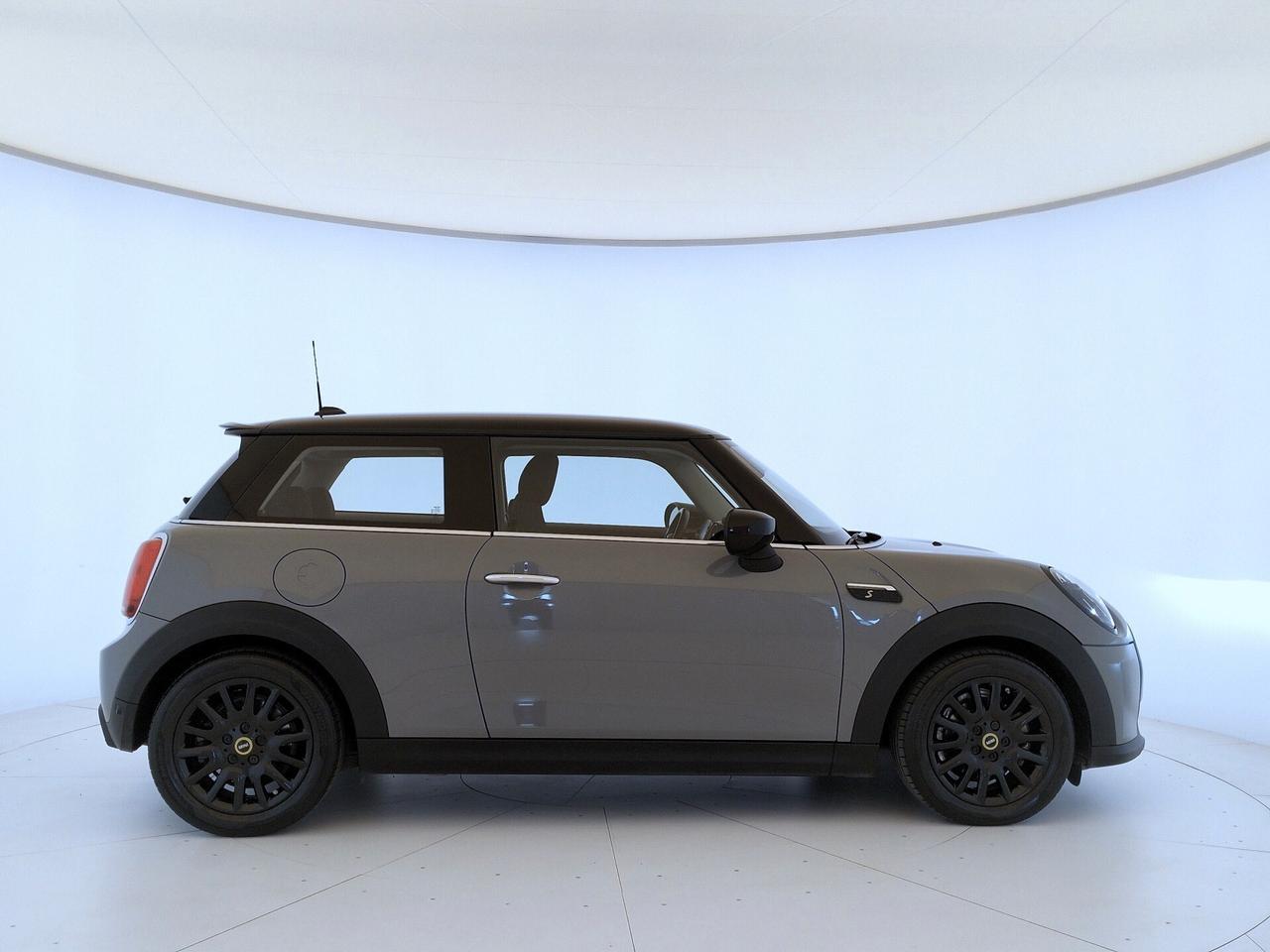 Mini Full Electric Cooper SE Classic - NEOPATENTATI