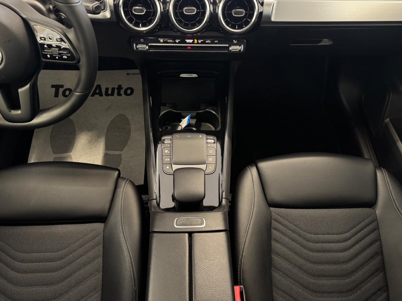 MERCEDES-BENZ GLB 200 d AUT. 4MATIC SPORT / 7 POSTI