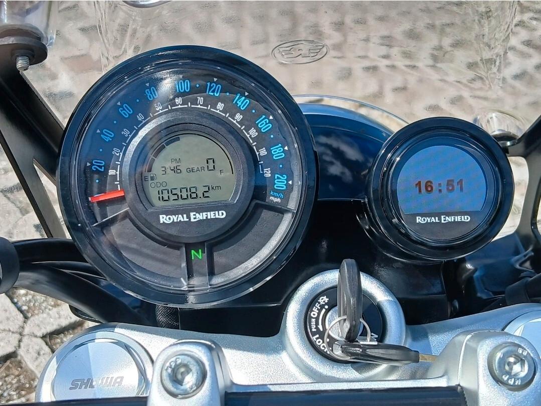 Royal Enfield Super Meteor ABS -10500 KM Permuto AUTO / MOTO ECC