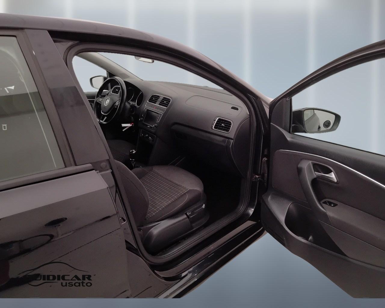 VOLKSWAGEN Polo V 2014 - Polo 5p 1.0 mpi Comfortline 75cv