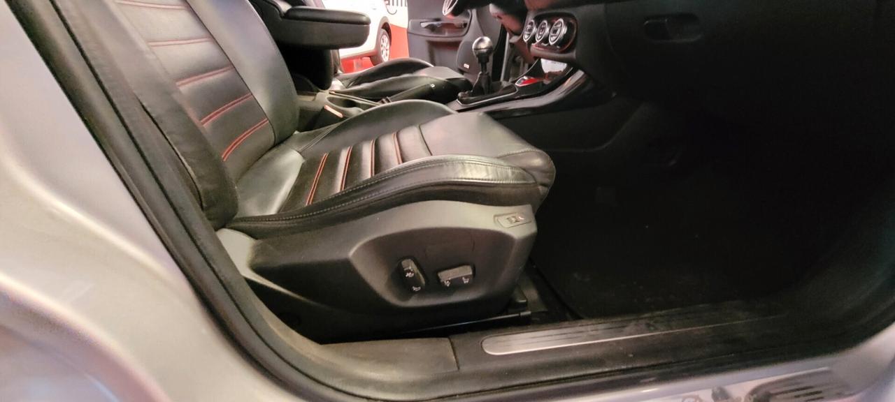 Alfa Romeo Giulietta 1750 TBi 235 cv Quadrifoglio Verde