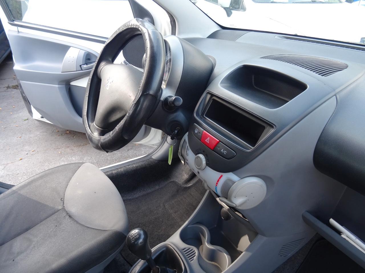 Peugeot 107 1.0 68CV 5p. Plaisir