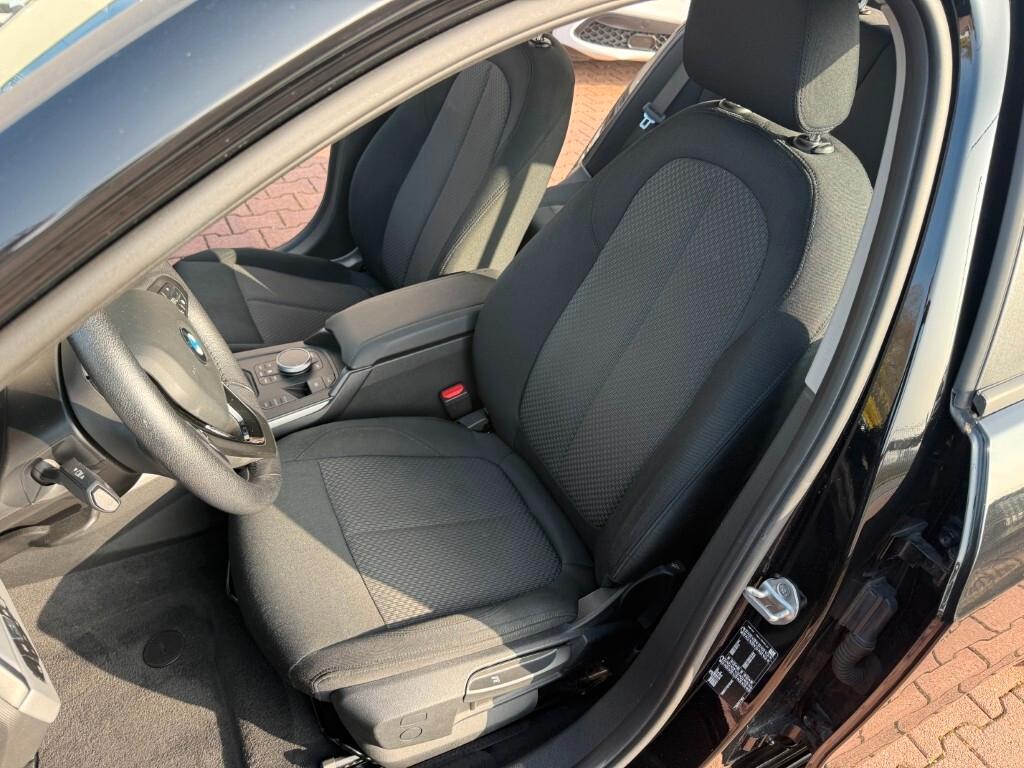 Bmw 116 116d 5p. Business Advantage