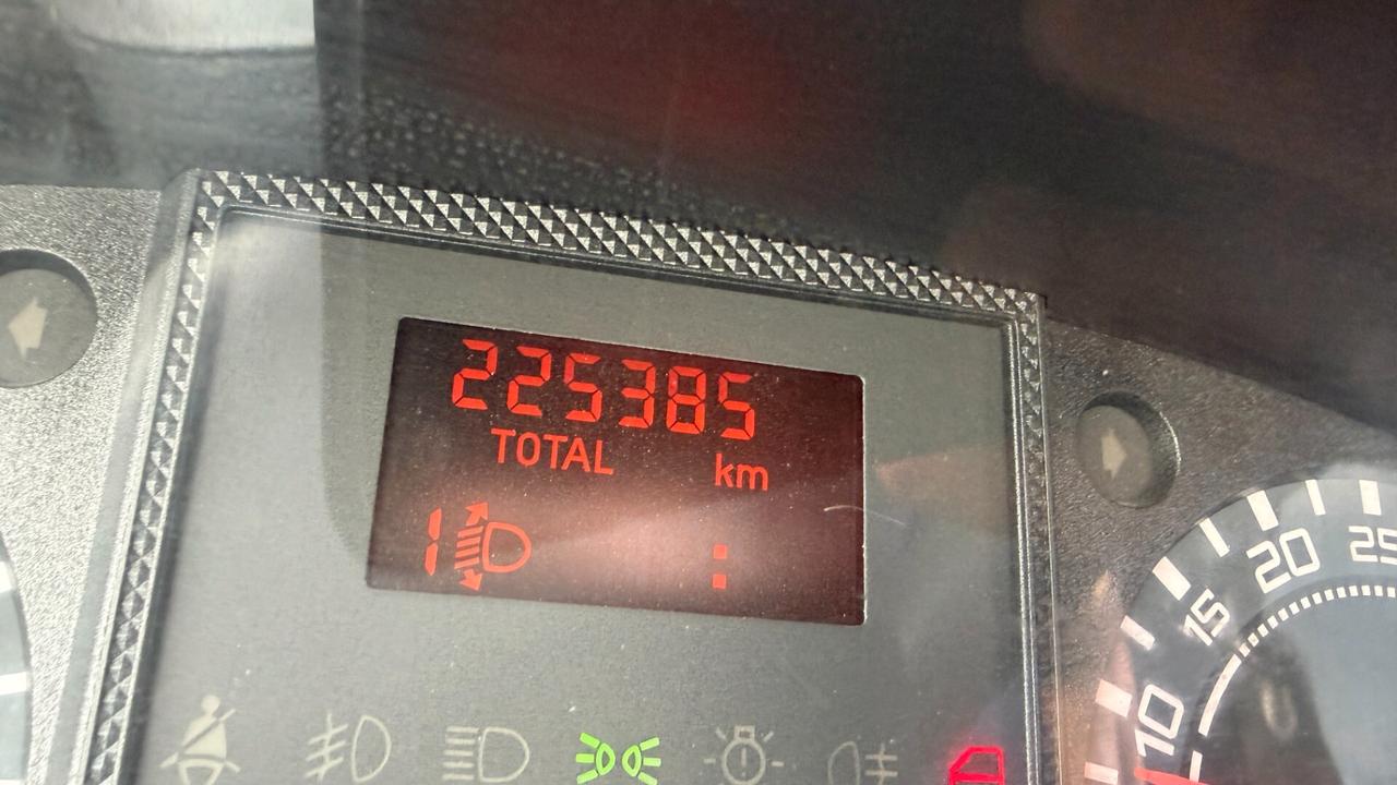 Iveco Daily 35C15 DOPPIA CABINA 7 POSTI 3.0 150 CV RIBALTABILE CASSONE 3,02 X 2,04
