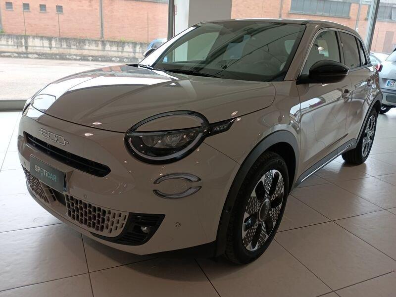 FIAT 600 1.2 Hybrid 110cv La Prima