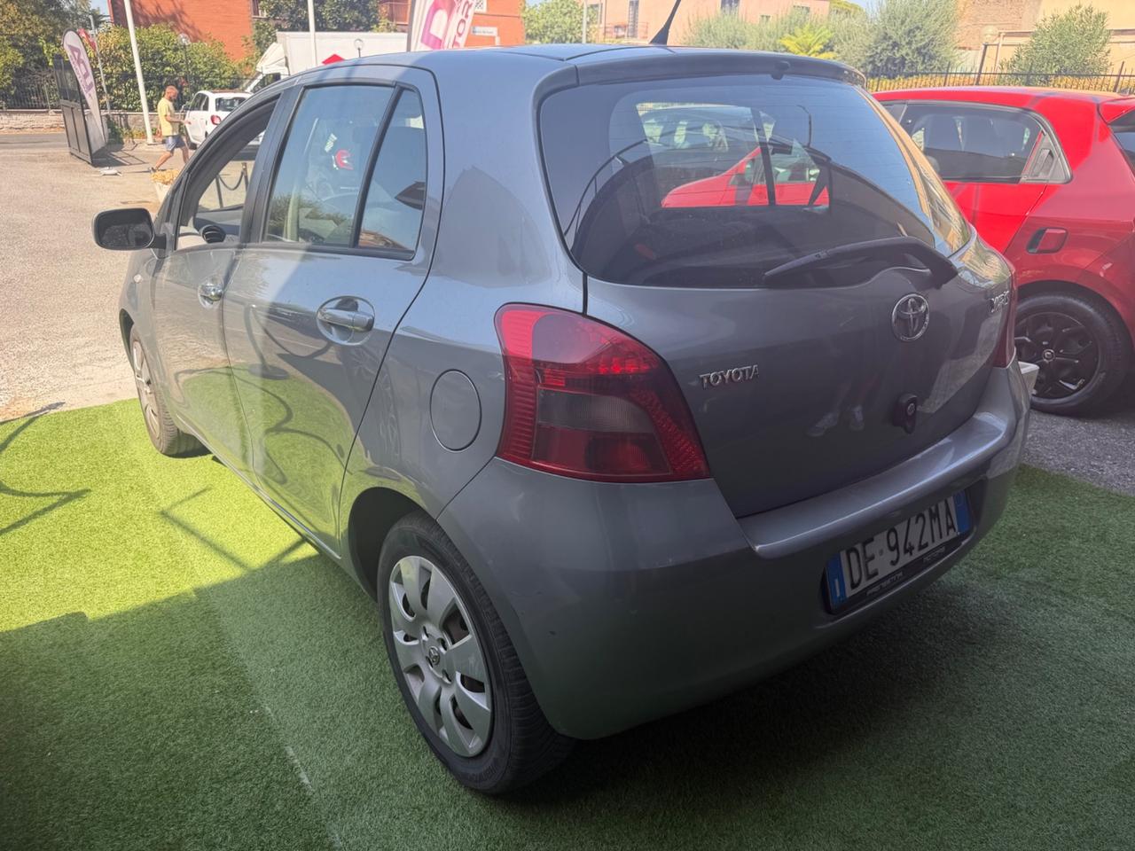 Toyota Yaris 1.3 5 porte Luna
